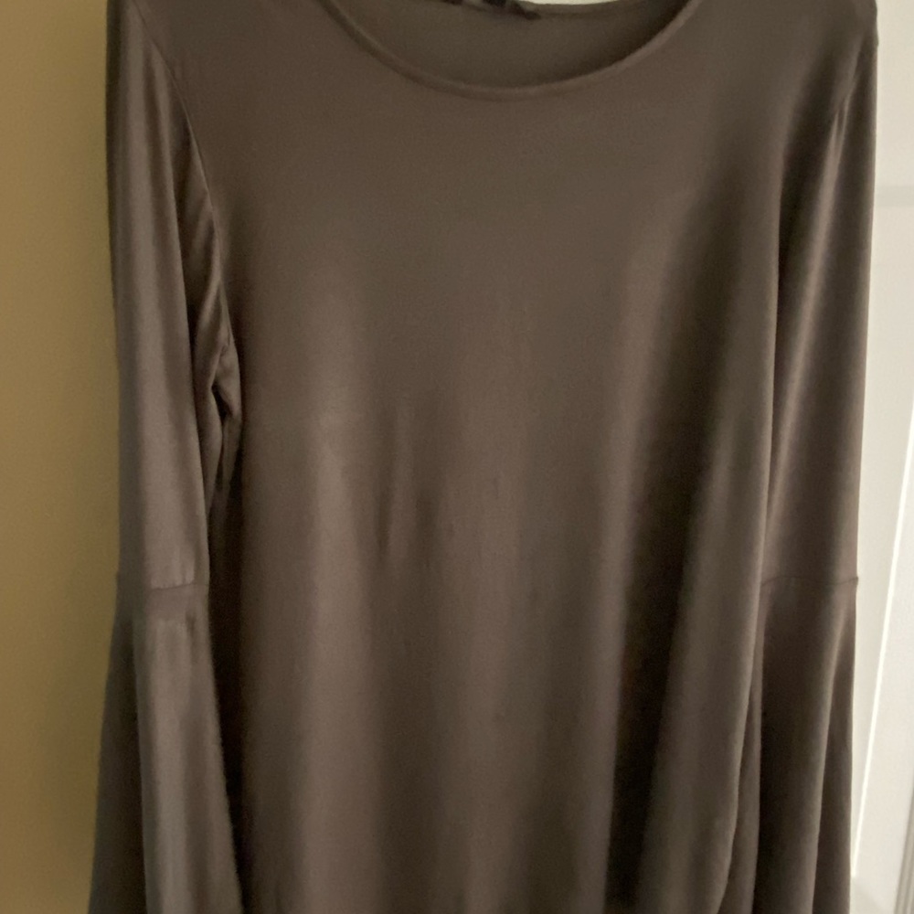 Banana Republic top w/bell sleeves (NWT)